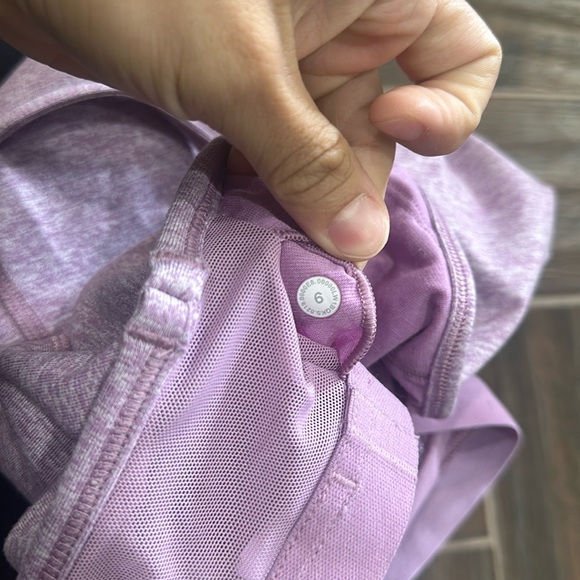 Lululemon - Picture 3 of 4